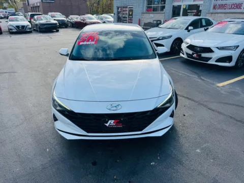 More photos of 2023 HYUNDAI ELANTRA SEL at Ride Time Auto Finance Broadway, IN