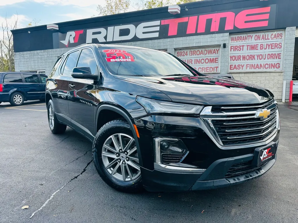 Black 2023 CHEVROLET TRAVERSE LT CLOTH for sale in Merrillville, IN