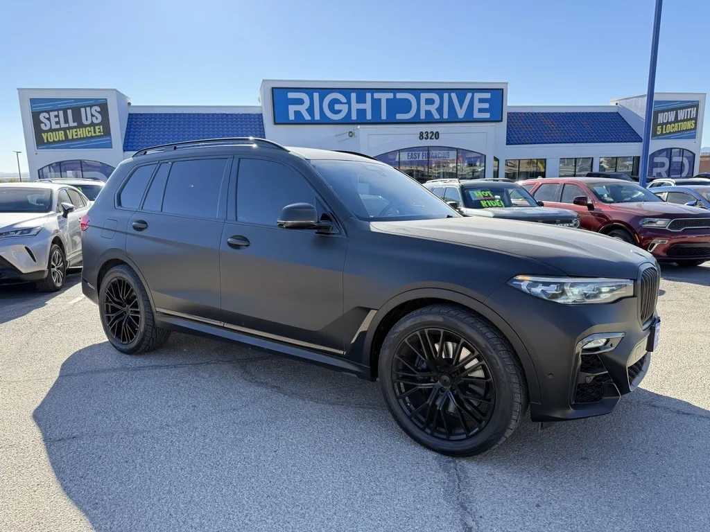 2019 BMW X7 50i's photo