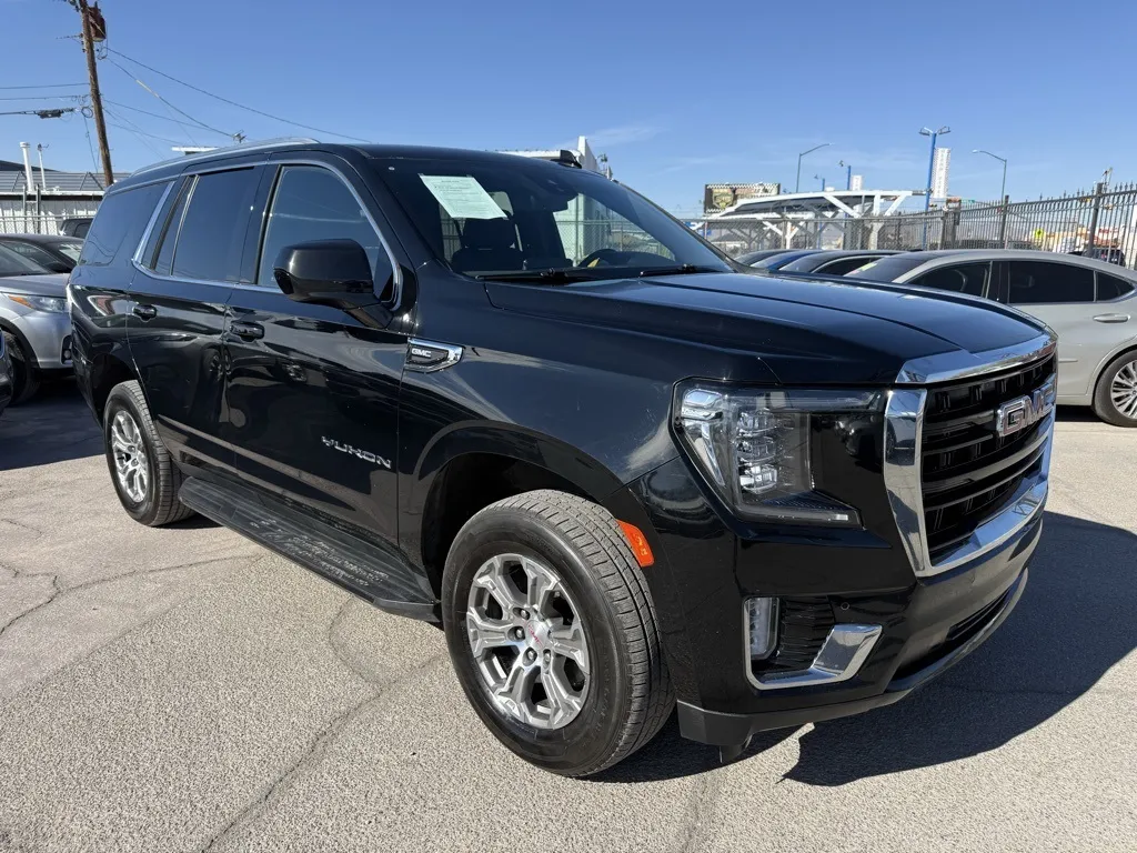 2024 GMC Yukon SLE's photo