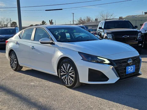 White 2023 Nissan Altima 2.5 SV for sale in El Paso, TX