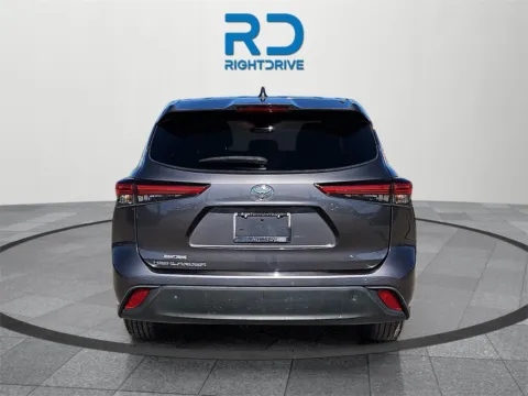 More photos of 2021 Toyota Highlander L at RightDrive - 8320 Gateway East, TX