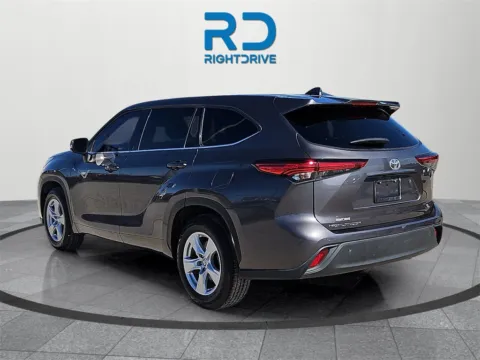 More photos of 2021 Toyota Highlander L at RightDrive - 8320 Gateway East, TX