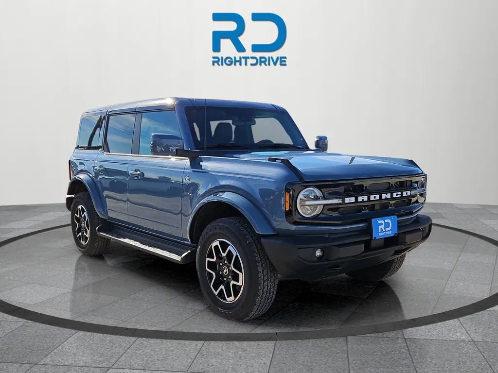 Gray 2025 Ford Bronco Outer Banks for sale in El Paso, TX