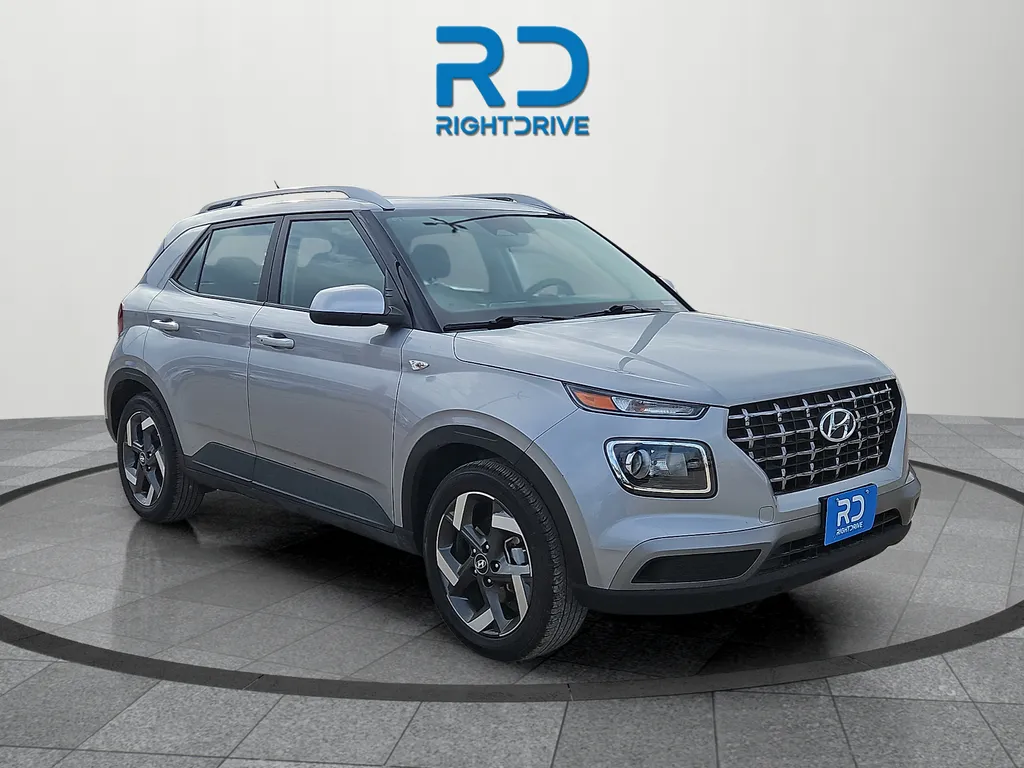 Silver 2025 Hyundai Venue SEL for sale in El Paso, TX