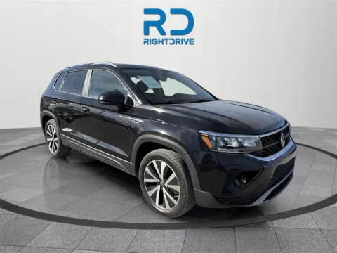 Black 2023 Volkswagen Taos 1.5T SE for sale in El Paso, TX
