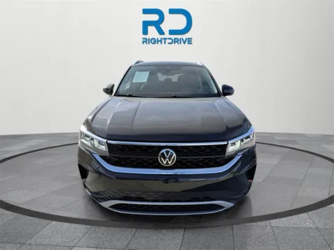 Photos of 2023 Volkswagen Taos 1.5T SE for sale in El Paso, TX at RightDrive - 8320 Gateway East