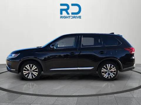 More photos of 2019 Mitsubishi Outlander SE at RightDrive - 8320 Gateway East, TX