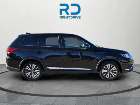 Photos of 2019 Mitsubishi Outlander SE for sale in El Paso, TX at RightDrive - 8320 Gateway East