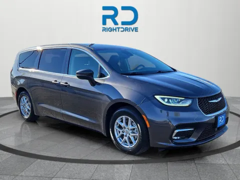 Gray 2023 Chrysler Pacifica Touring L for sale in El Paso, TX