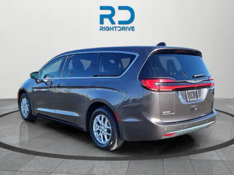 More photos of 2023 Chrysler Pacifica Touring L at RightDrive - 8320 Gateway East, TX