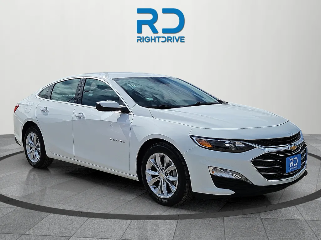 White 2025 Chevrolet Malibu LT for sale in El Paso, TX