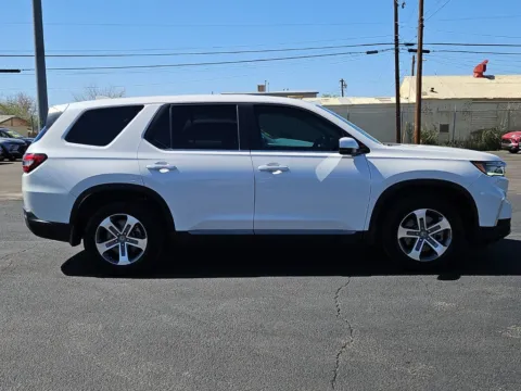 Photos of 2025 Honda Pilot EX-L for sale in El Paso, TX at RightDrive - 8320 Gateway East