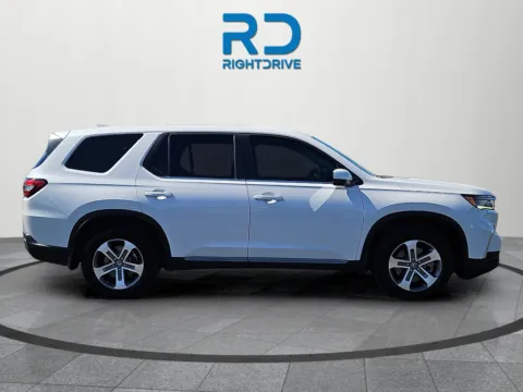 Photos of 2025 Honda Pilot EX-L+ for sale in El Paso, TX at RightDrive - 8320 Gateway East