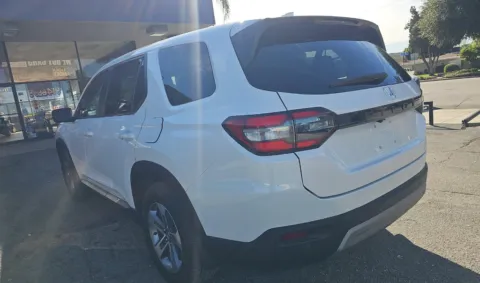 More photos of 2025 Honda Pilot EX-L at RightDrive - 8320 Gateway East, TX