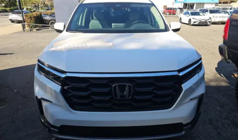 Photos of 2025 Honda Pilot EX-L for sale in El Paso, TX at RightDrive - 8320 Gateway East