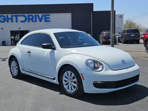 White 2016 Volkswagen Beetle 1.8T for sale in El Paso, TX