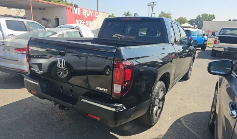 More photos of 2020 Honda Ridgeline RTL-E at RightDrive - 8320 Gateway East, TX