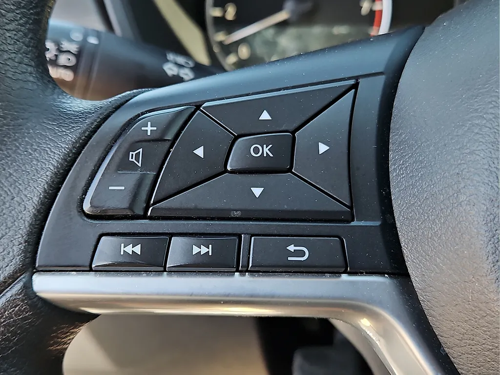 2025 Nissan Altima SV - Photo 21