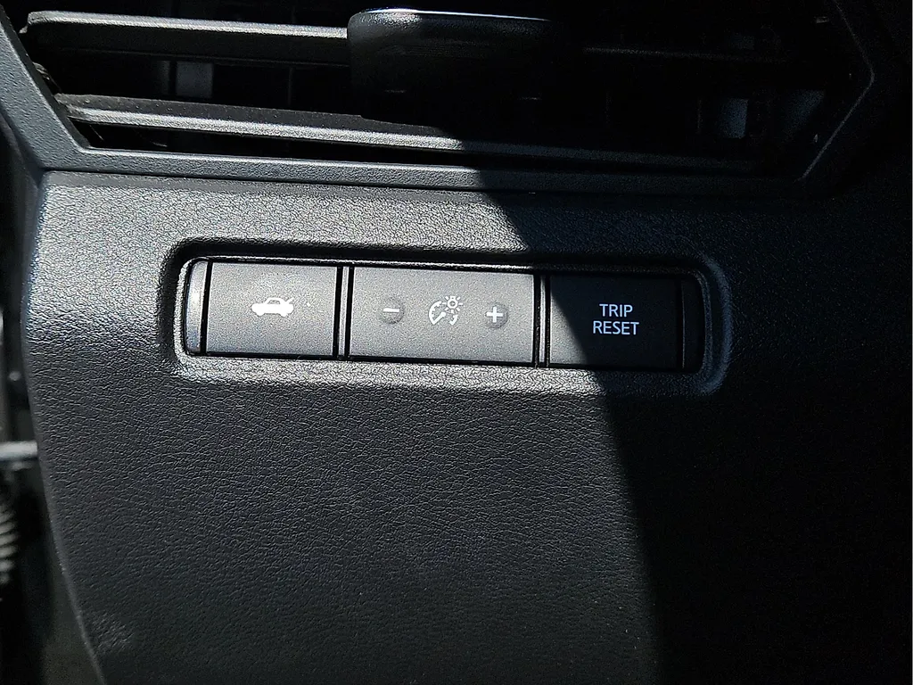 2025 Nissan Altima SV - Photo 17