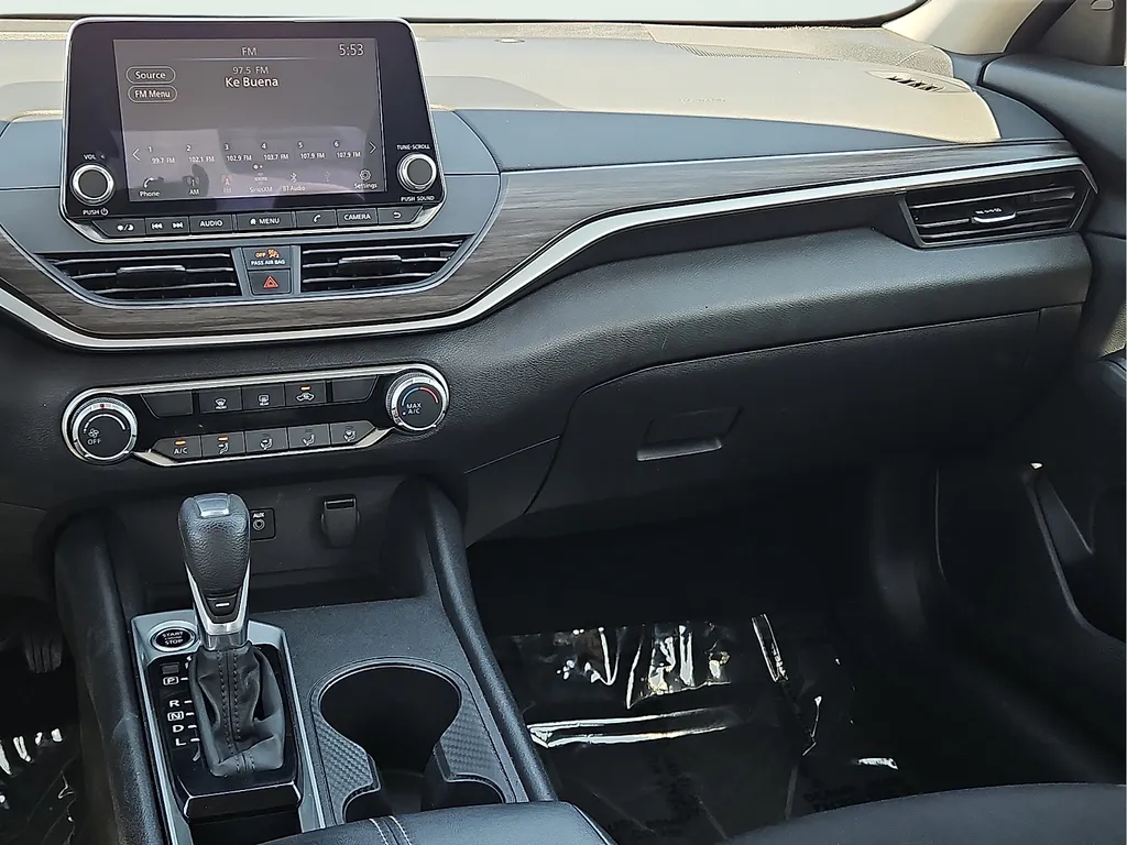 2025 Nissan Altima SV - Photo 14