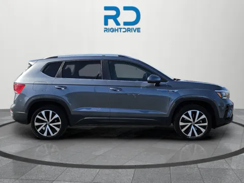 Photos of 2024 Volkswagen Taos 1.5T SE for sale in El Paso, TX at RightDrive - 8320 Gateway East