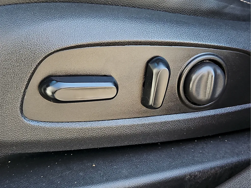 GMC Acadia photo 18