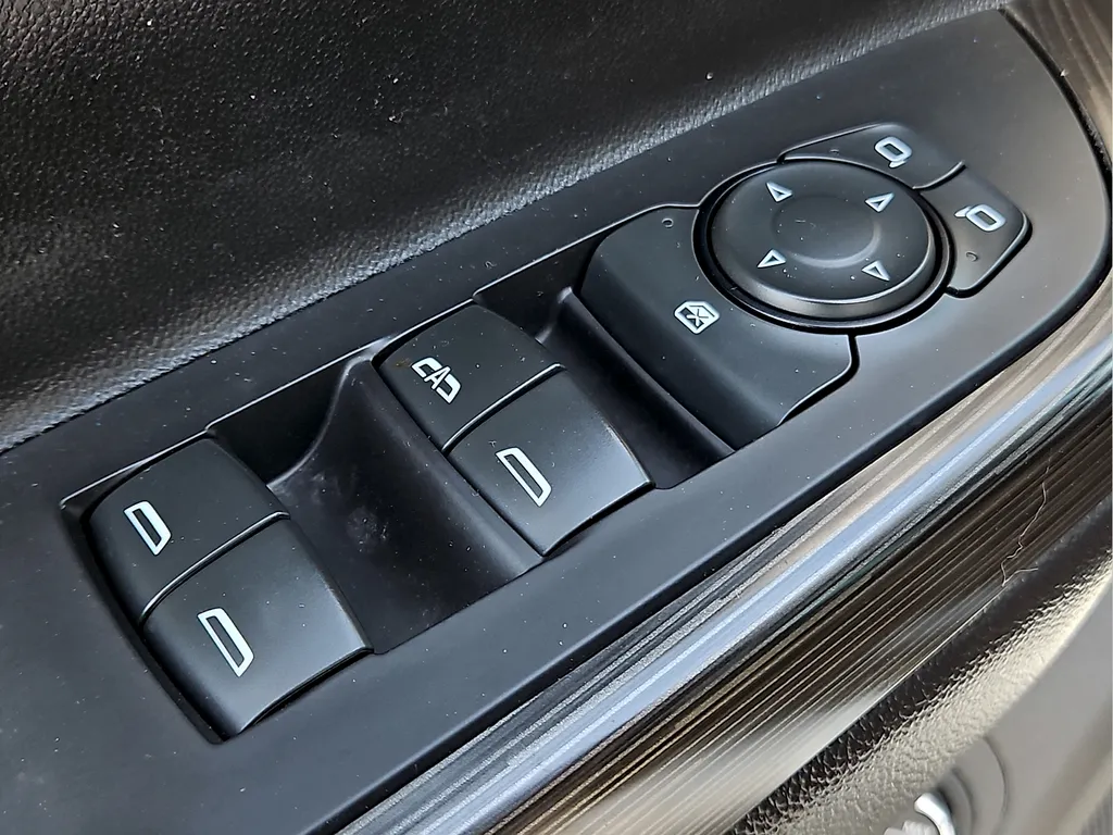 GMC Acadia photo 16