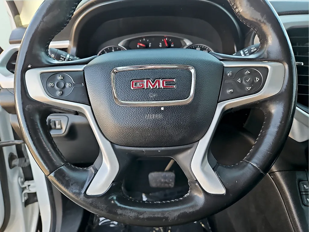 GMC Acadia photo 23