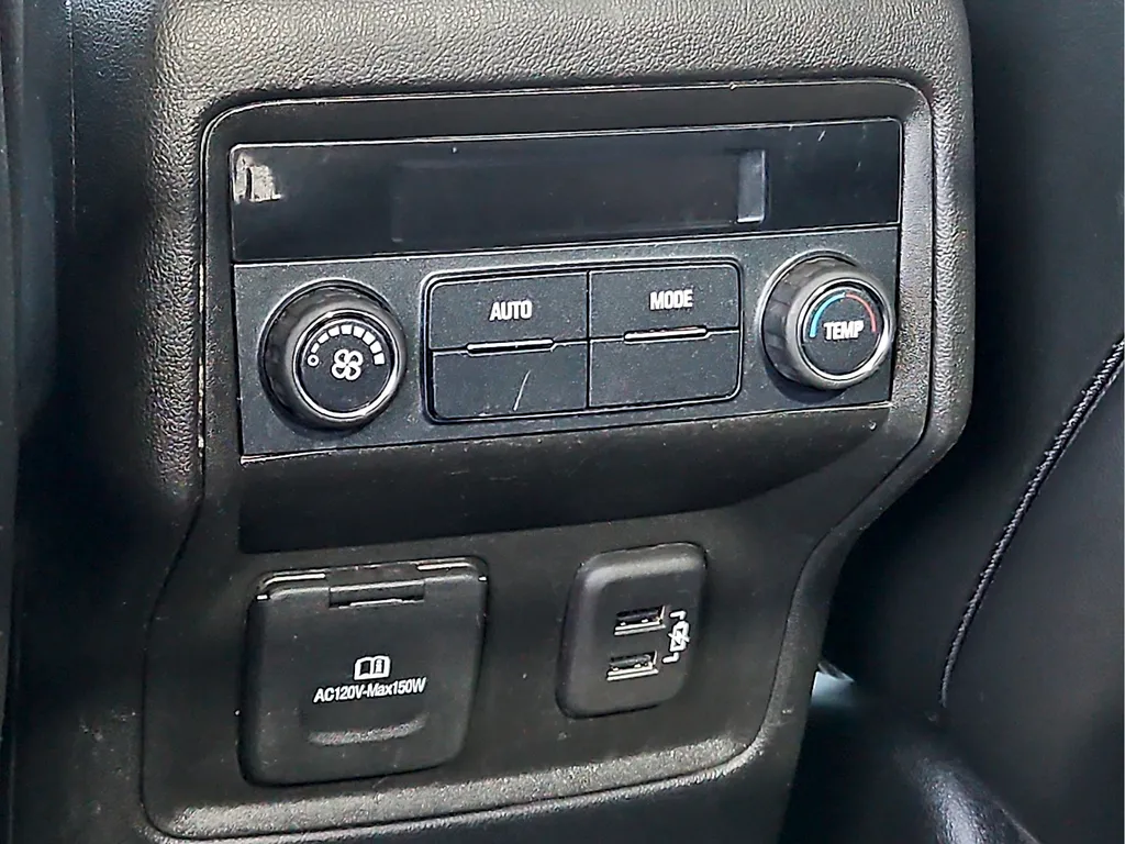 GMC Acadia photo 14