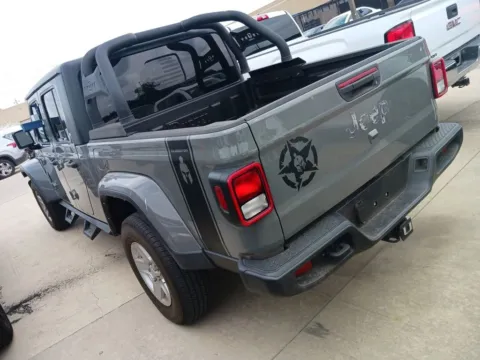 More photos of 2022 Jeep Gladiator Sport at RightDrive - 8320 Gateway East, TX