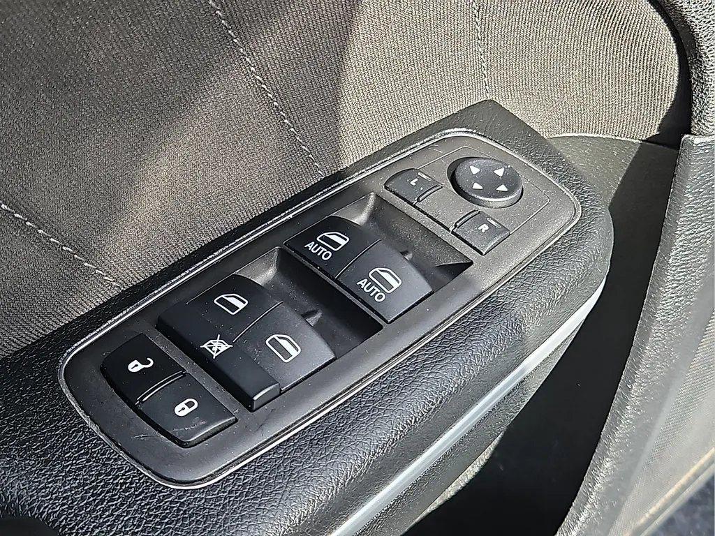 Dodge Charger photo 15