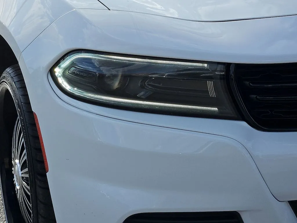 Dodge Charger photo 8