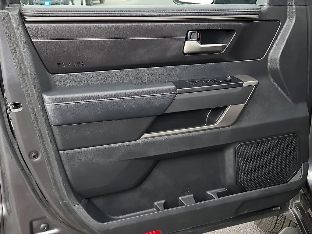 Toyota Tundra photo 16