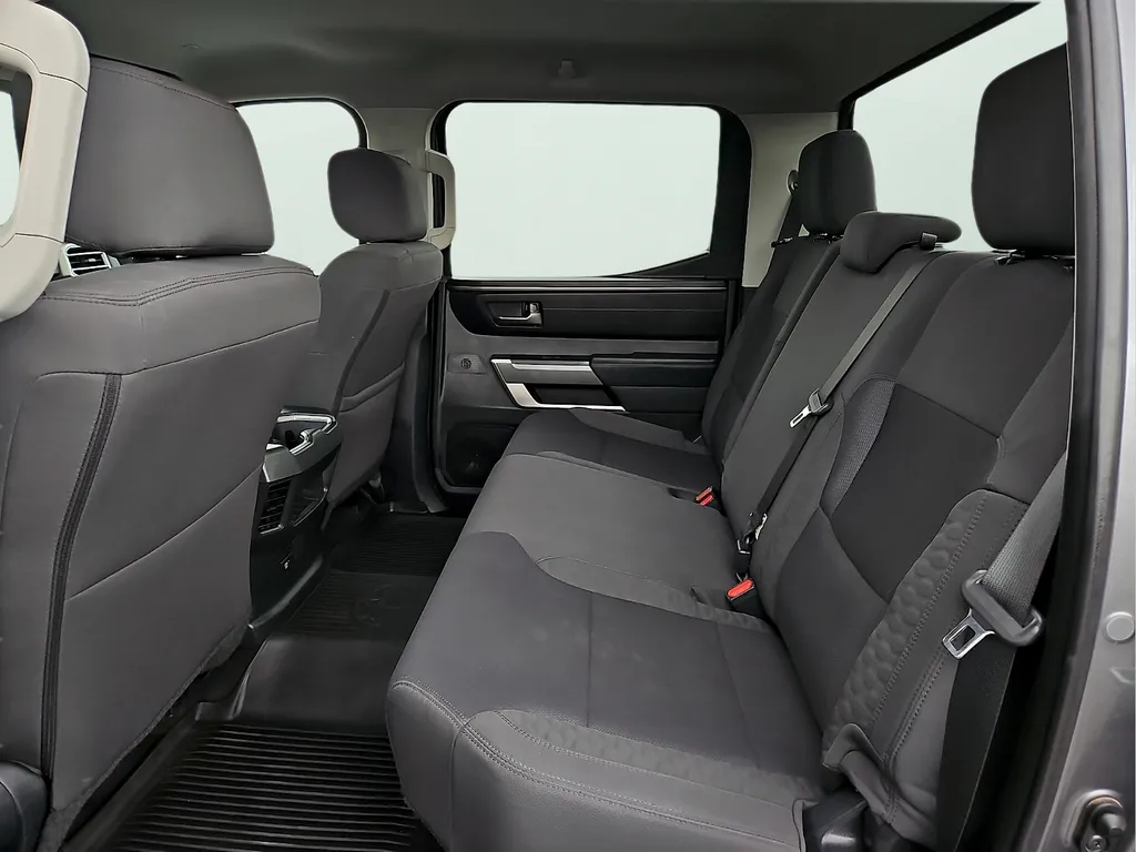 Toyota Tundra photo 11
