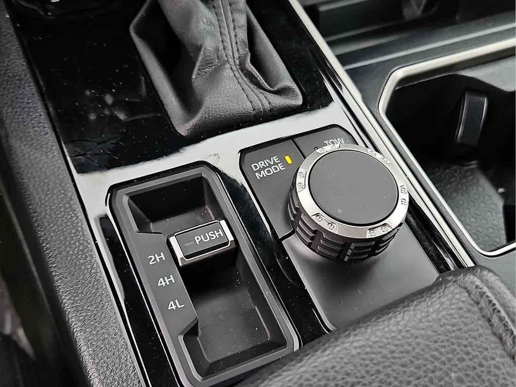 Toyota Tundra photo 24