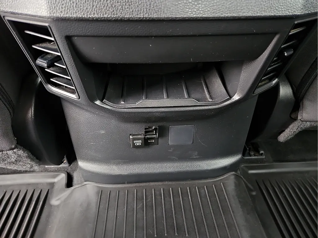 Toyota Tundra photo 12