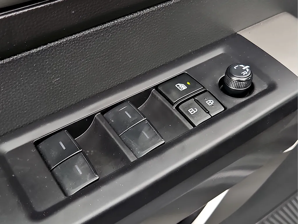 Toyota Tundra photo 17