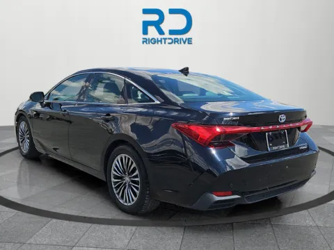More photos of 2022 Toyota Avalon Hybrid Limited at RightDrive - 8320 Gateway East, TX