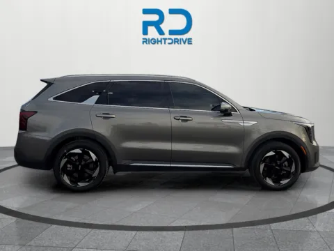 Photos of 2025 Kia Sorento Hybrid EX for sale in El Paso, TX at RightDrive - 8320 Gateway East