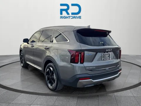 More photos of 2025 Kia Sorento Hybrid EX at RightDrive - 8320 Gateway East, TX