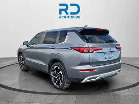 More photos of 2023 Mitsubishi Outlander SE at RightDrive - 8320 Gateway East, TX
