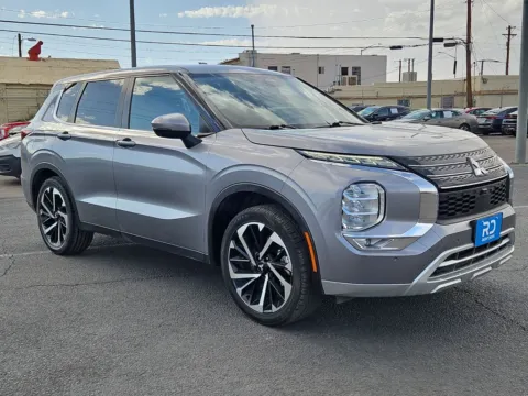 Silver 2023 Mitsubishi Outlander SE for sale in El Paso, TX