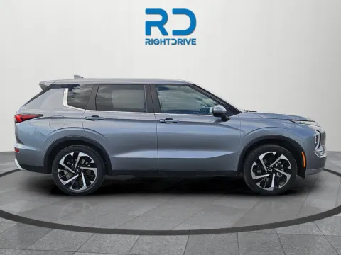 Photos of 2023 Mitsubishi Outlander SE for sale in El Paso, TX at RightDrive - 8320 Gateway East