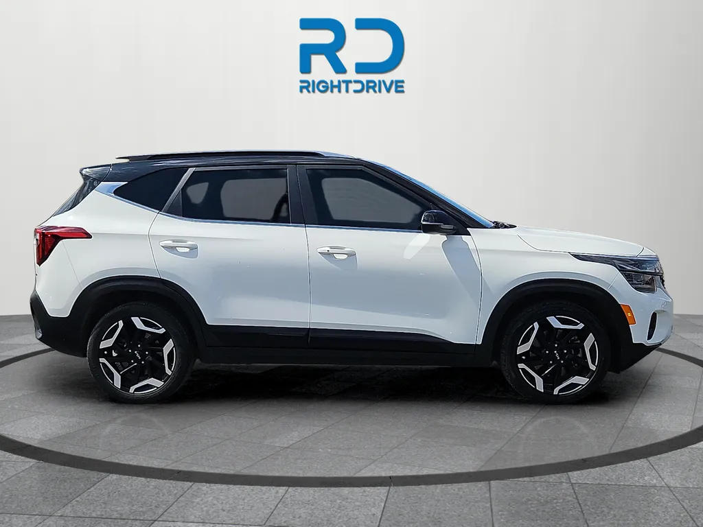 Kia Seltos photo 2