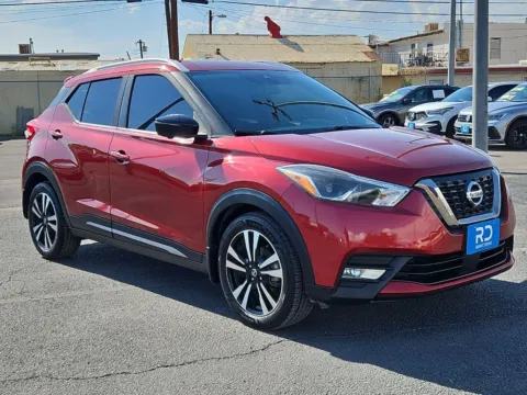 Red 2020 Nissan Kicks SR for sale in El Paso, TX