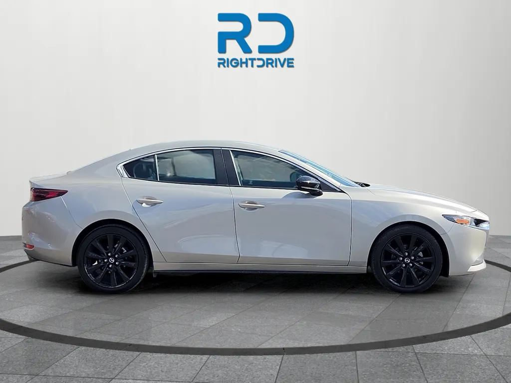 Mazda Mazda3 photo 2