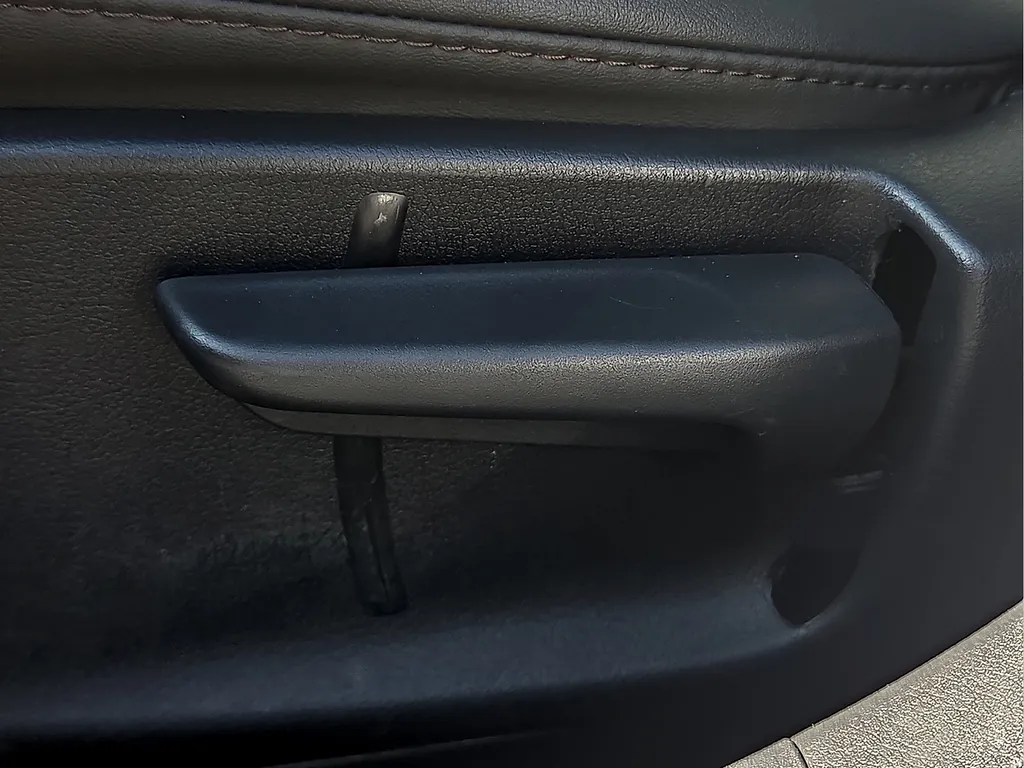 Mazda Mazda3 photo 18