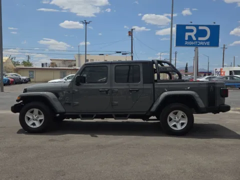 More photos of 2022 Jeep Gladiator Sport at RightDrive - 8320 Gateway East, TX