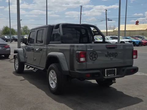 More photos of 2022 Jeep Gladiator Sport at RightDrive - 8320 Gateway East, TX